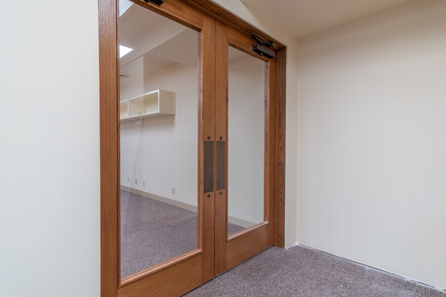More Photos Of 400 Camino Aguajito, Monterey Office For Sale