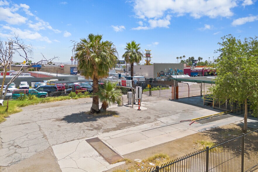 More Photos Of 1961 E Charleston Blvd, Las Vegas Carwash For Lease