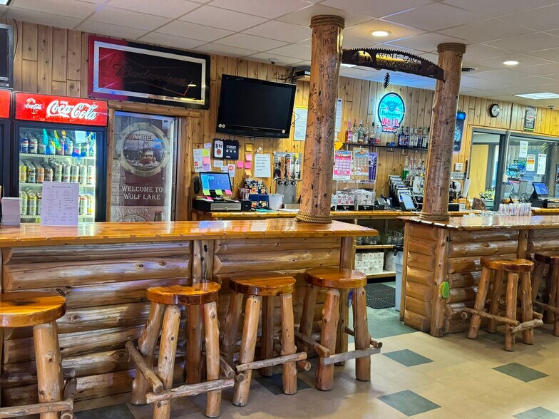 More Photos Of 120 Manninen Ave, Wolf Lake Specialty For Sale