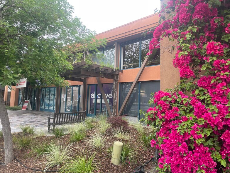 Primary Photo Of 2741 Middlefield Rd, Palo Alto Office For Lease