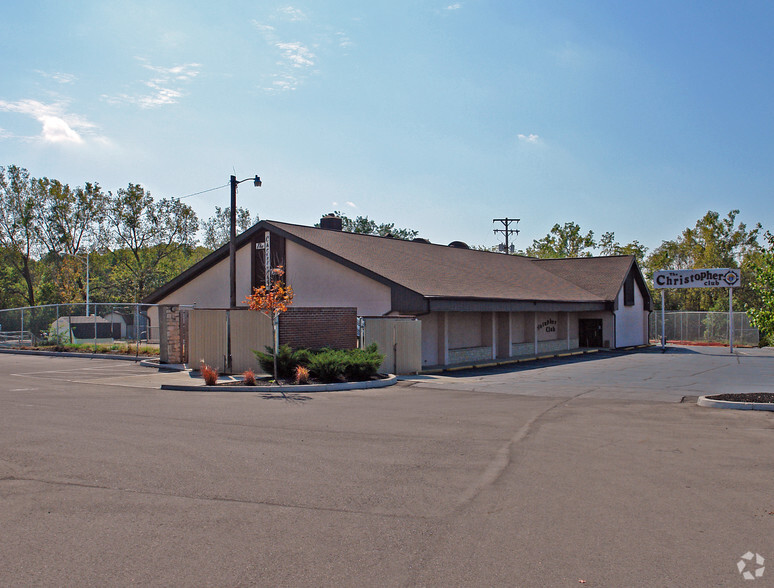 Primary Photo Of 3150 S Dixie Hwy, Dayton Lodge Meeting Hall For Sale