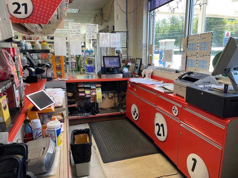 More Photos Of 364 Miracle Mile, Lebanon Service Station For Sale