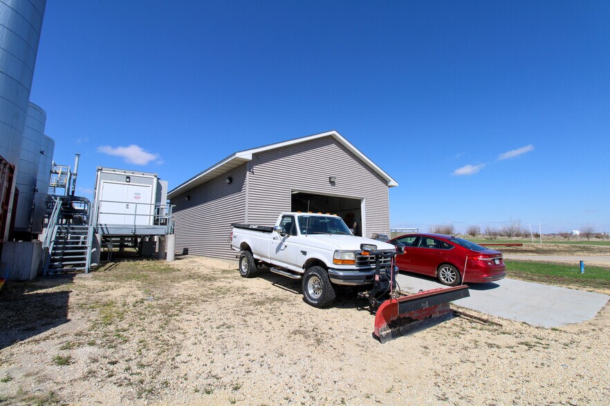 More Photos Of 5640 44th Ave S, Clinton Industrial For Sale