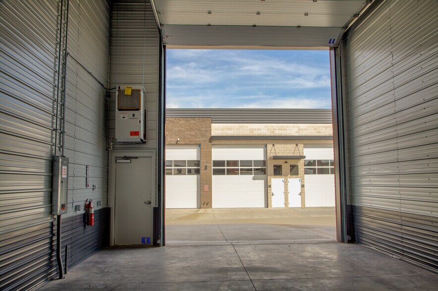 More Photos Of 4390 Regent St, Castle Rock Warehouse For Sale