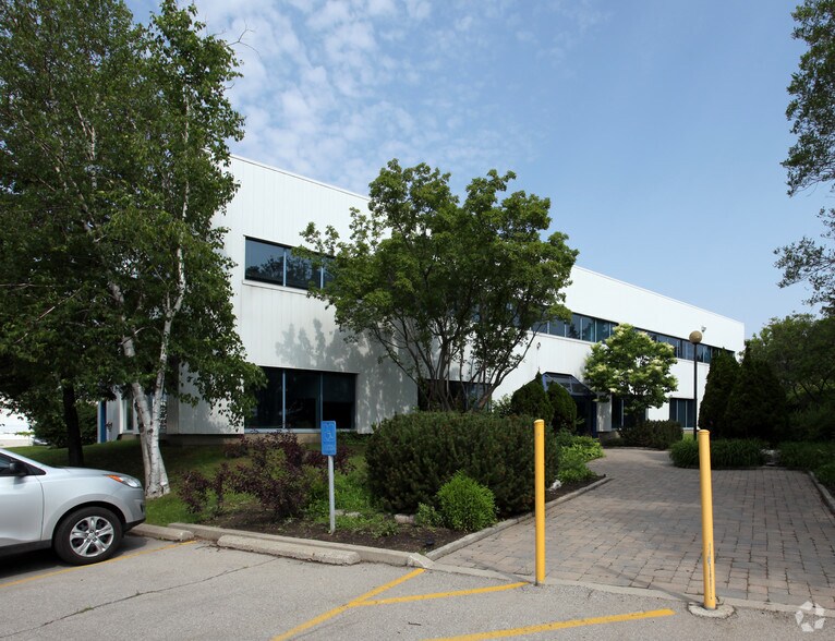 More Photos Of 400 Carlingview Dr, Toronto Industrial For Sale