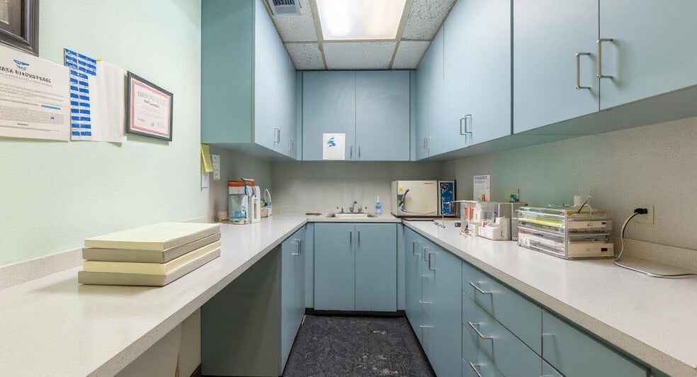 More Photos Of 2205 Clinton Dr, Galena Park Medical For Sale