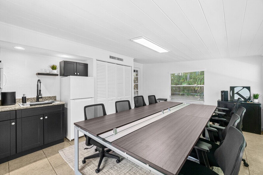 More Photos Of 203 NE 1st Ave, Delray Beach Office Residential For Lease