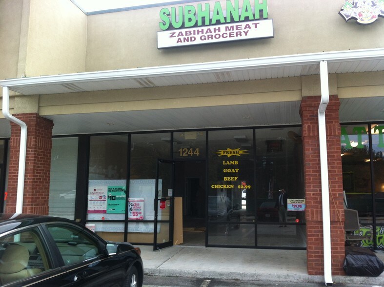 More Photos Of 1240-1254 Highway 138 SW, Riverdale Storefront For Sale