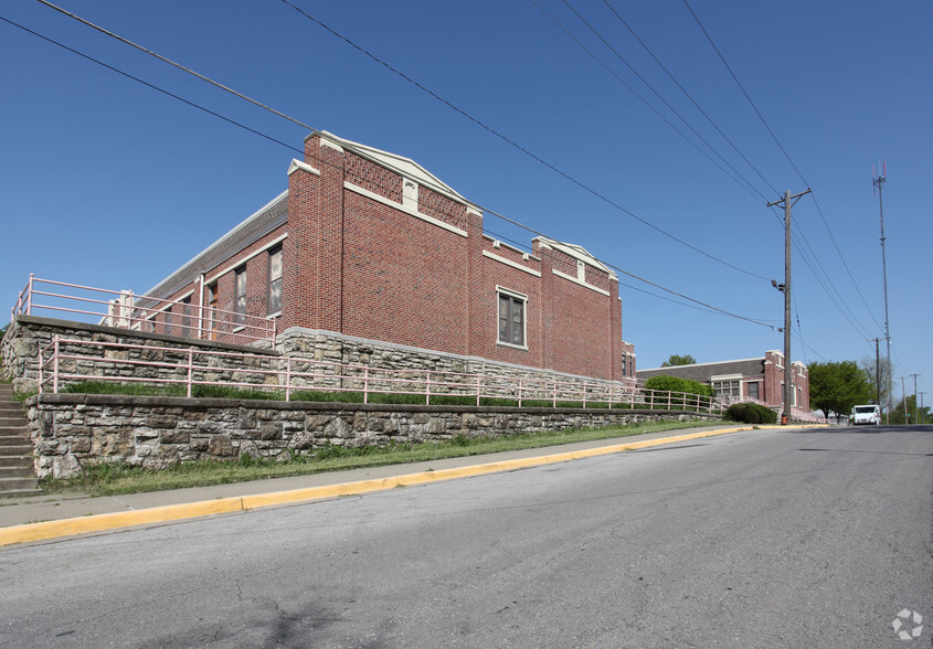 Primary Photo Of 2630 Topping Ave, Kansas City Schools For Sale