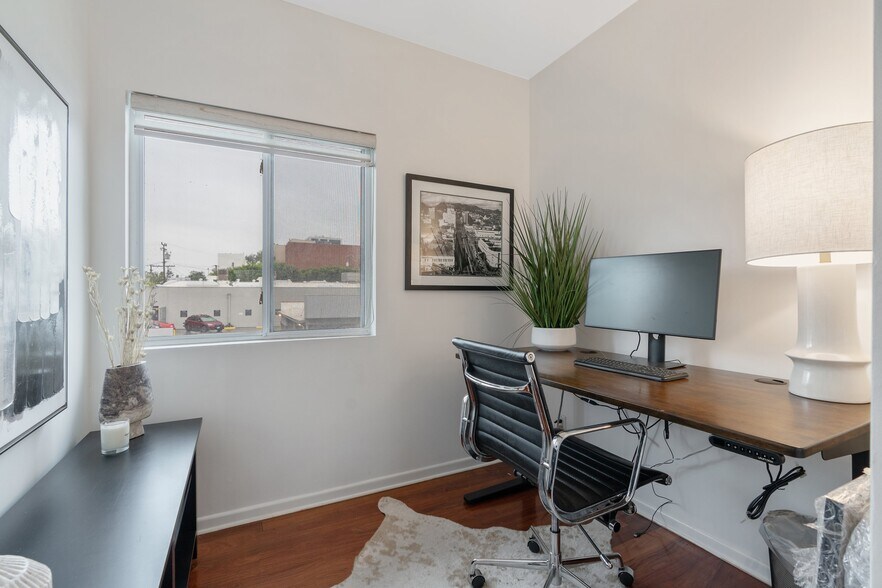 More Photos Of 1411-1413 Cloverfield Blvd, Santa Monica Apartments For Sale