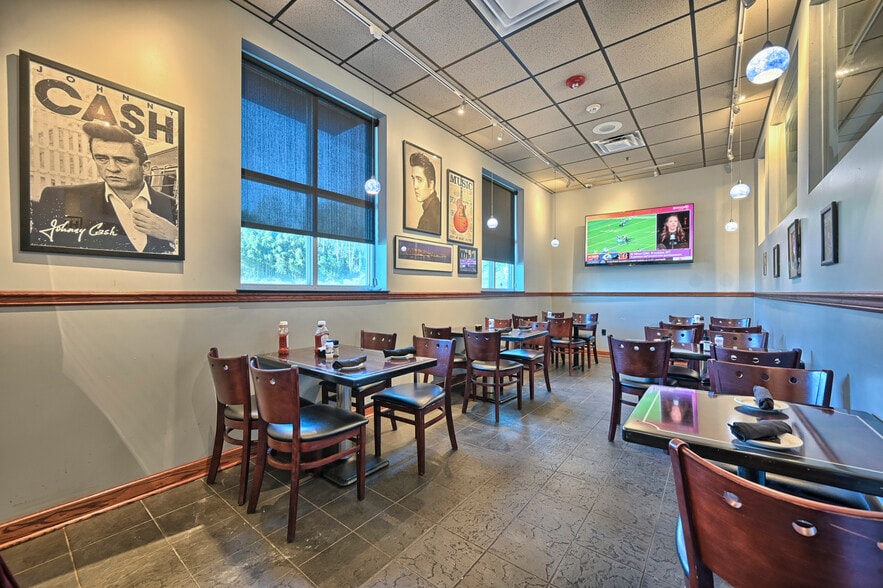 More Photos Of 589 Salem Rd, Etters Restaurant For Lease