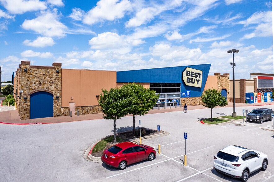 More Photos Of Hwy 71 @ FM 304, Bastrop Unknown For Lease