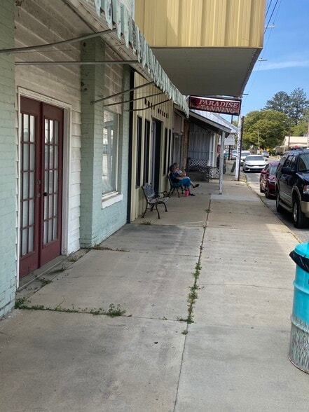 More Photos Of 303 Palafox st, Flomaton General Retail For Sale