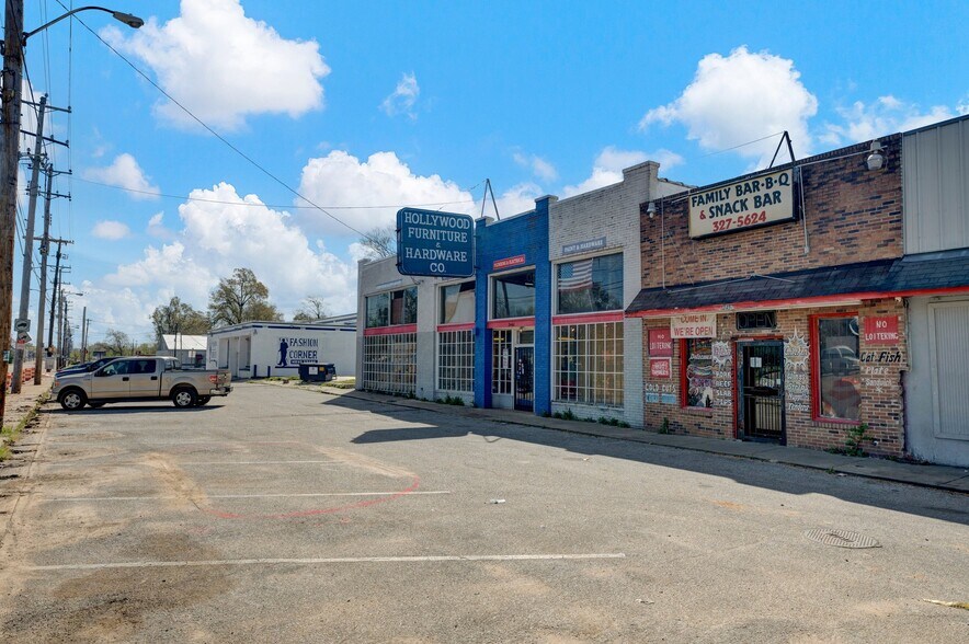 More Photos Of 2455-2461 Chelsea Ave, Memphis Storefront For Sale