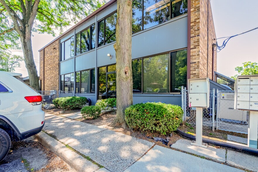 More Photos Of 2219 Packard St, Ann Arbor Office For Sale