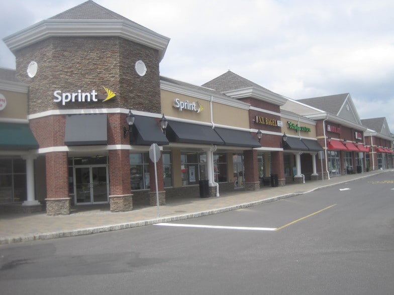 More Photos Of 351-365 N County Line Rd, Jackson Freestanding For Lease