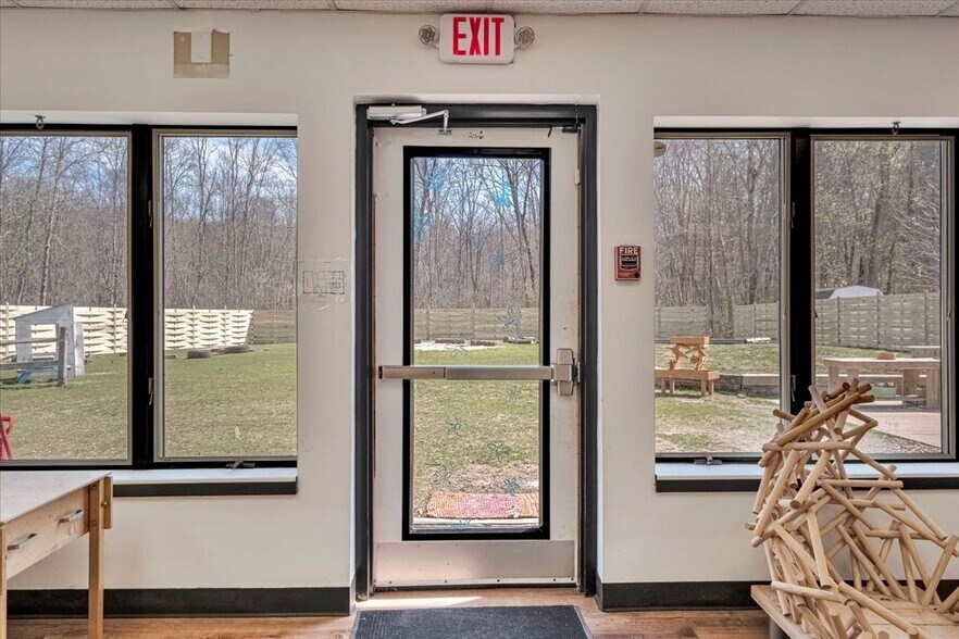 More Photos Of 4 Glenna Dr, Carmel Specialty For Sale