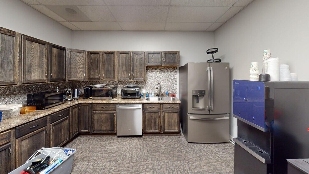 More Photos Of 4106 S 87th St, Omaha Office For Lease