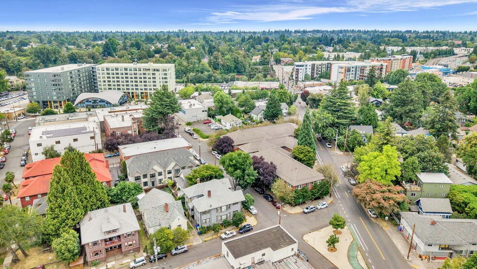 More Photos Of 607 NE Randall Ave, Portland Multifamily For Sale