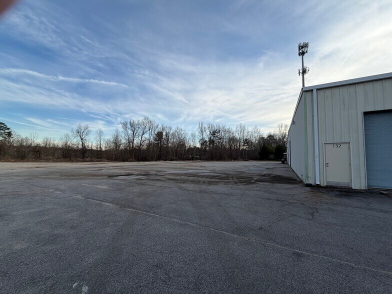 More Photos Of 3301 Jones Sausage Rd, Garner Warehouse For Lease