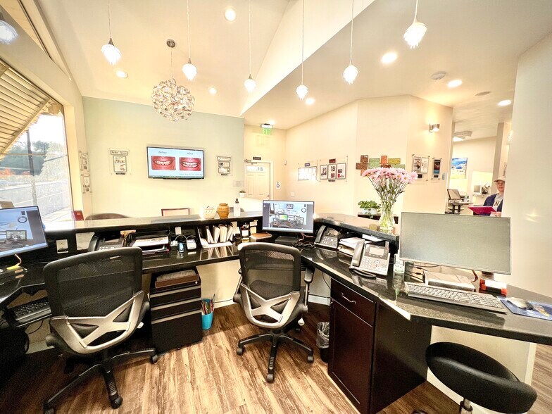 More Photos Of 800 Delnero Dr, Sonora Medical For Lease