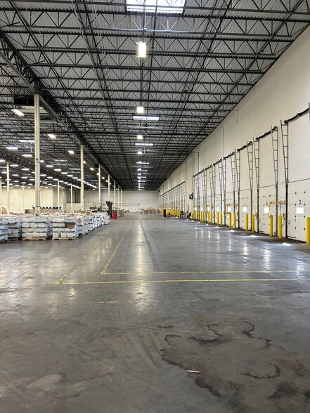 More Photos Of 15 Ritter Way, Lebanon Manufacturing For Lease