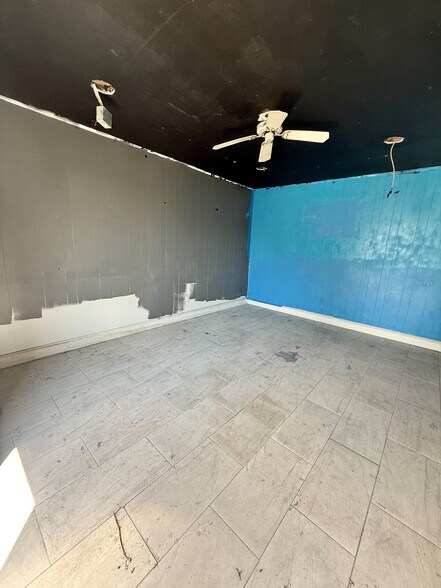 More Photos Of 6107 W 34th St, Houston Warehouse For Lease