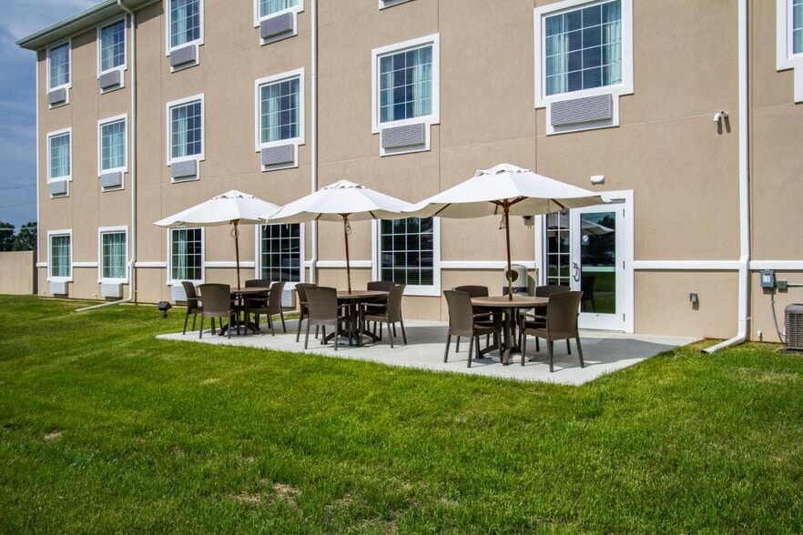 More Photos Of 1720 N Main St, Orrville Hotel For Sale
