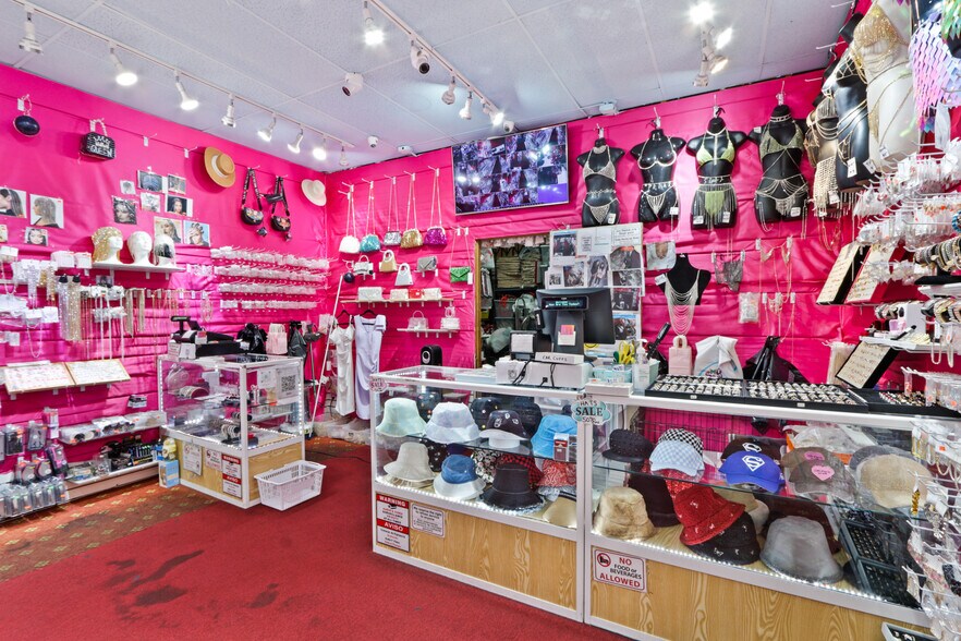 More Photos Of 1152 Santee Alley, Los Angeles Storefront For Lease