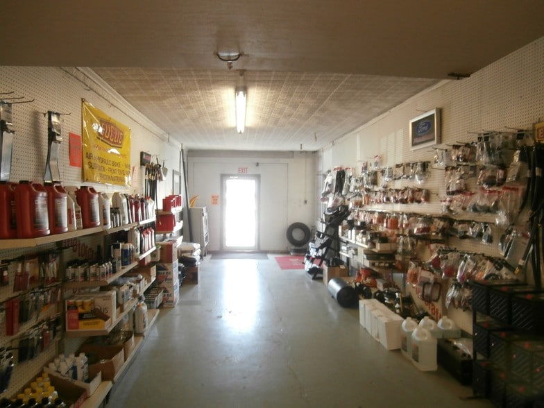 More Photos Of 19 Summer St, Dover-Foxcroft Auto Dealership For Sale