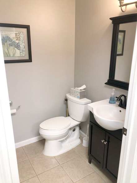 More Photos Of 1525 Oregon Pike, Lancaster Office For Sale