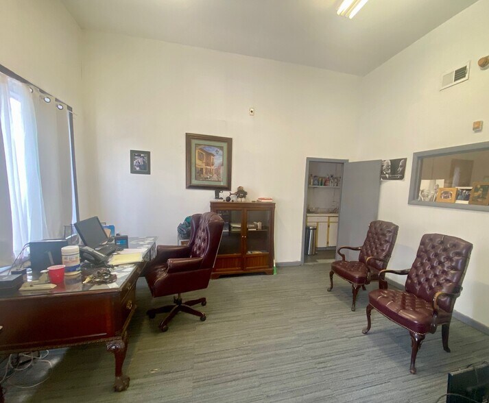 More Photos Of 258 35th St NE, Washington Warehouse For Sale