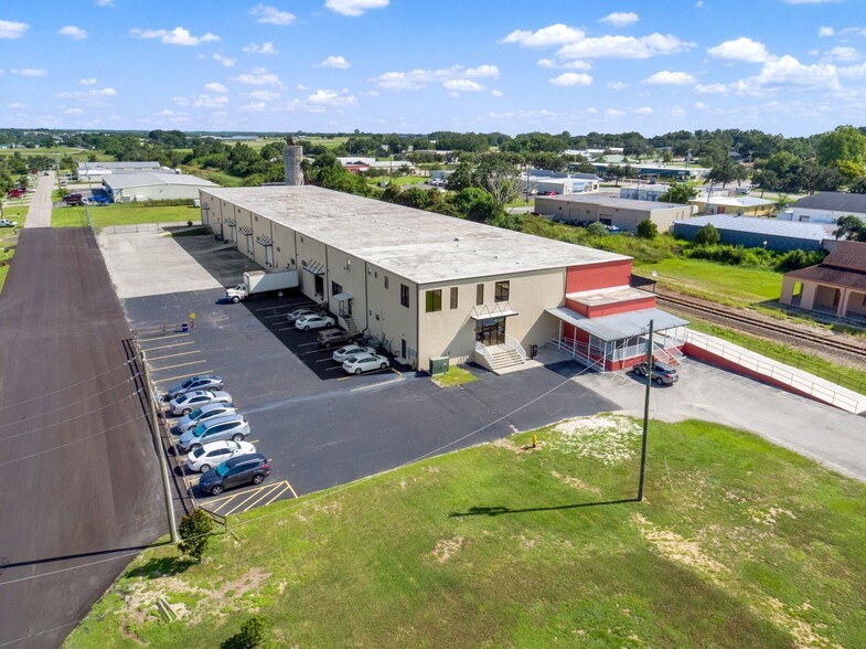 More Photos Of 110 W Interlake Blvd, Lake Placid Warehouse For Lease