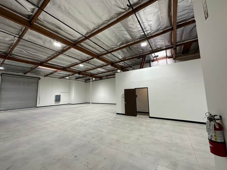 More Photos Of 3505 Cadillac Ave, Costa Mesa Light Manufacturing For Lease
