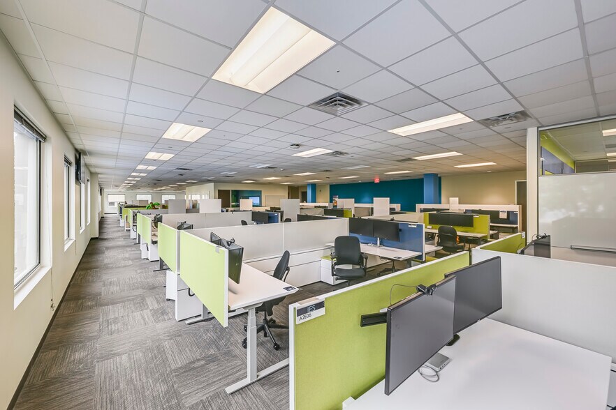 More Photos Of 5601 Headquarters Dr, Plano Office For Sale