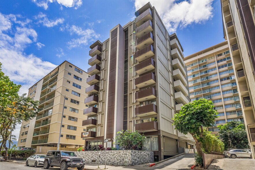 More Photos Of 441 Walina St, Honolulu Apartments For Sale