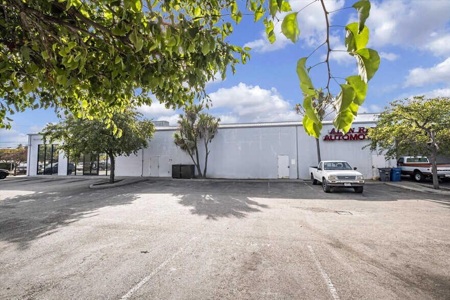 More Photos Of 3545 Soquel Dr, Soquel Auto Repair For Lease