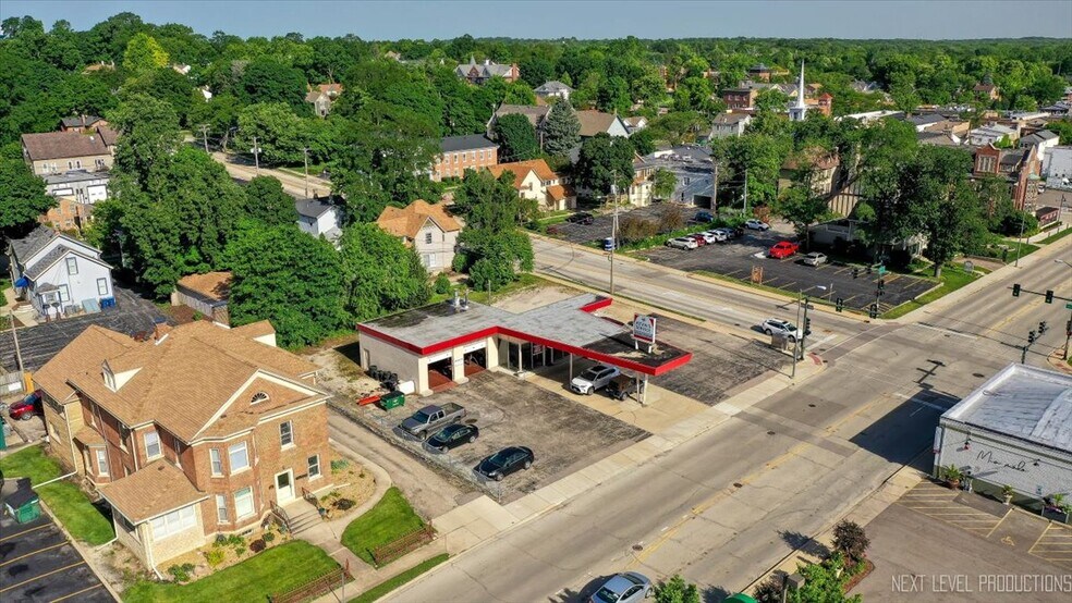 More Photos Of 201 S 2nd St, St Charles Specialty For Sale