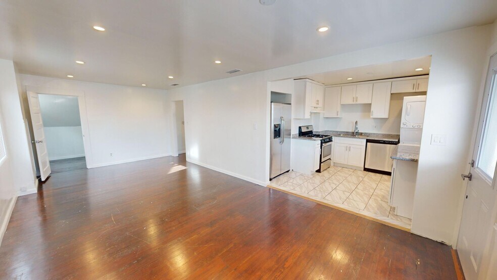 More Photos Of 208 N Coronado St, Los Angeles Apartments For Sale
