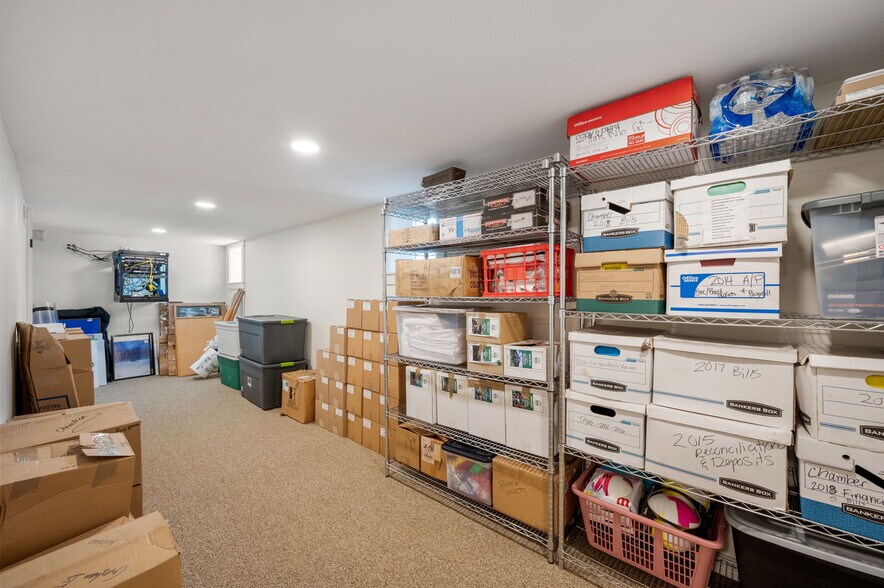 More Photos Of 1005 N Main Ave, Gresham Office For Sale