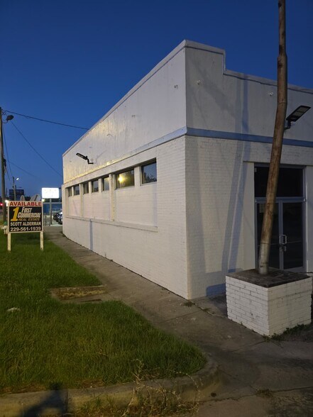 More Photos Of 550 S Patterson St, Valdosta Freestanding For Sale