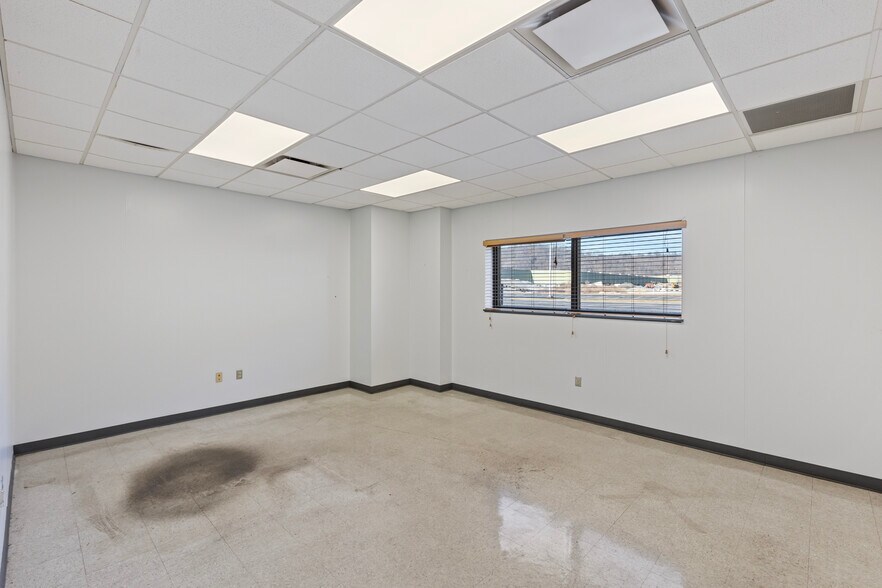 More Photos Of 200 Riverview Dr, Monessen Manufacturing For Lease