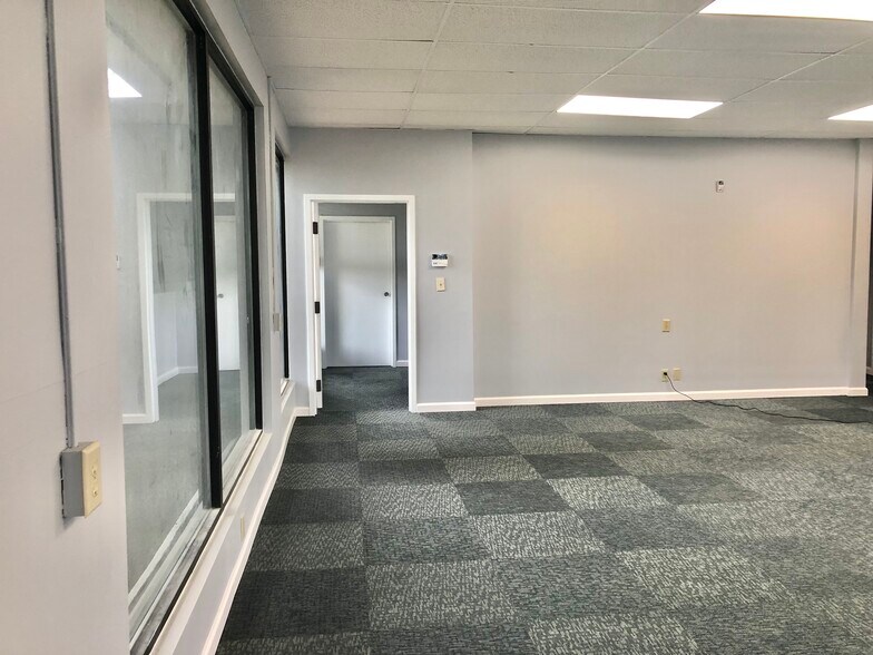 More Photos Of 6139-6141 Oakbrook Pky, Norcross Office For Lease