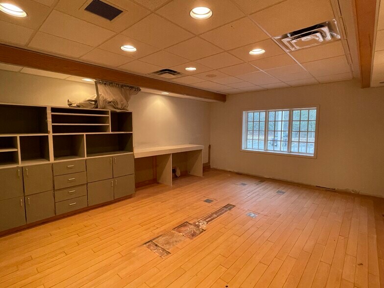 More Photos Of 11325 Pembrooke Sq, Waldorf Medical For Sale