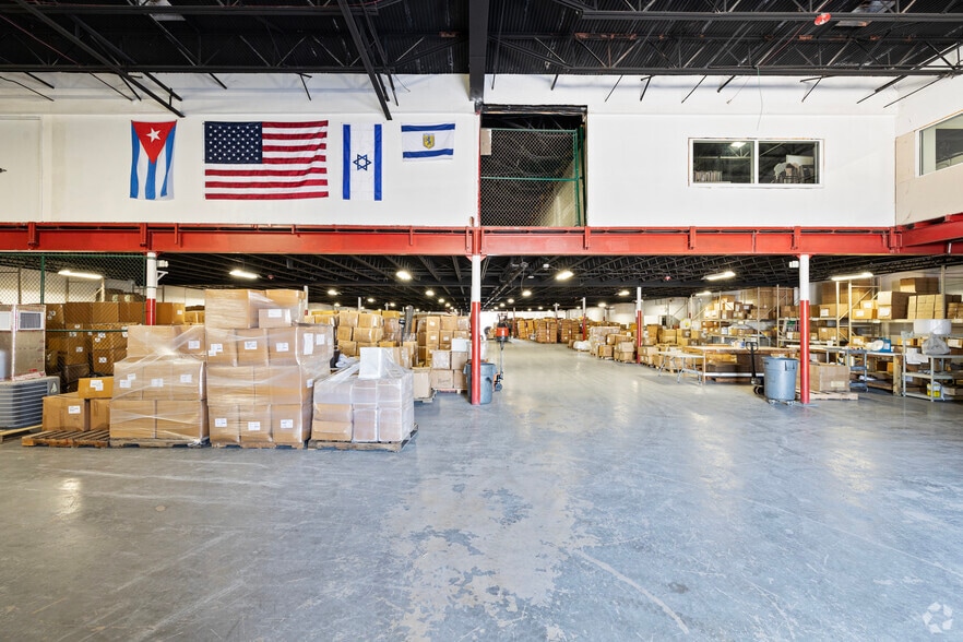 More Photos Of 2320 NW 147th St, Opa-locka Warehouse For Lease