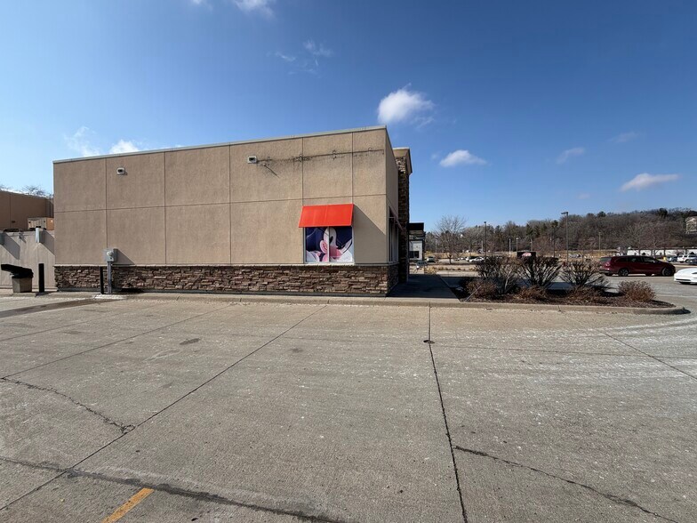 More Photos Of 1011 Highway 1 W, Iowa City General Retail For Lease