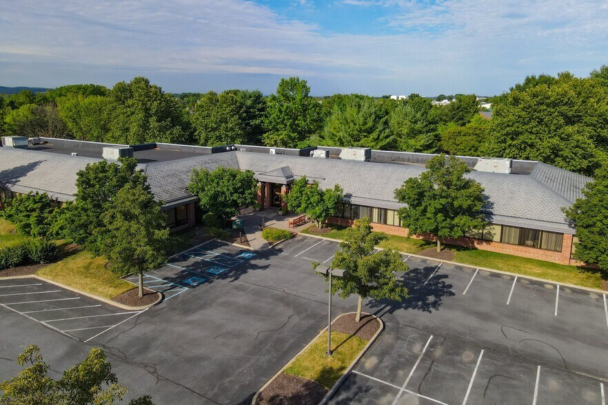 More Photos Of 1525 Valley Center Pky, Bethlehem Unknown For Lease