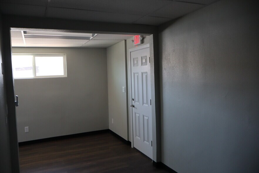 More Photos Of 6911 Doniphan Dr, El Paso Office For Lease