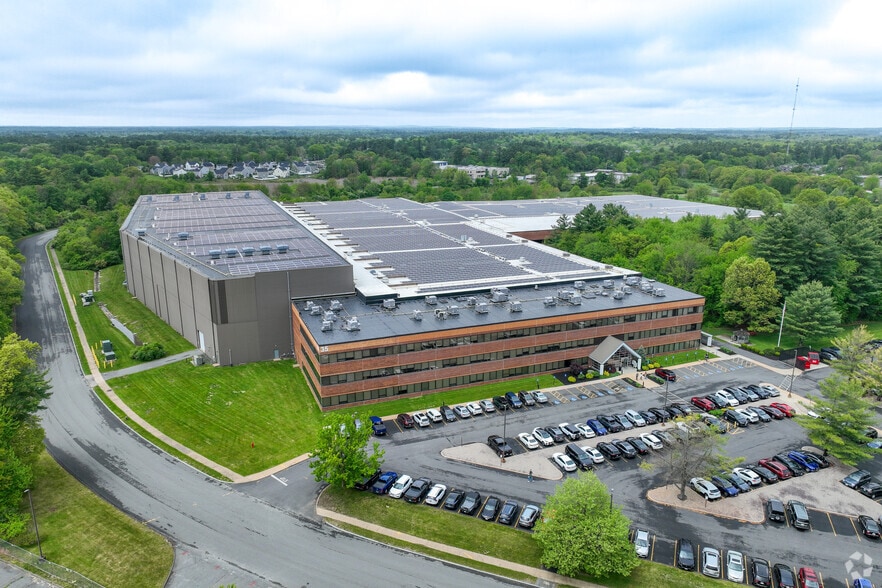 More Photos Of 35 United Dr, West Bridgewater Distribution For Lease