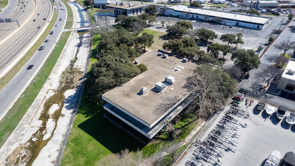 More Photos Of 6224 W Interstate 10, San Antonio Office For Sale